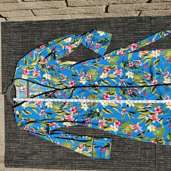 Passport | Floral Print | Wrap Dress Robe | Size Large - Picture 7 of 9